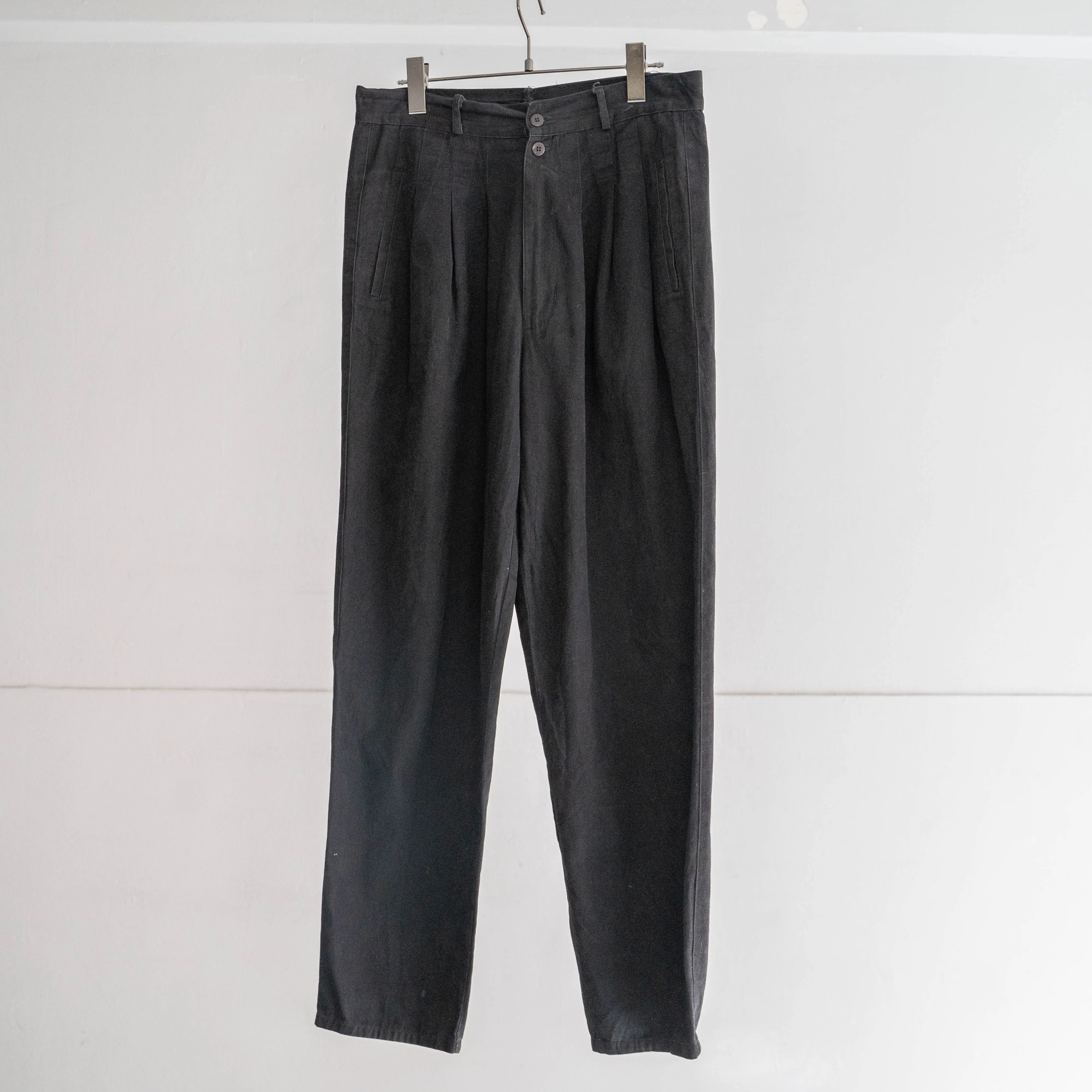 around 1980s black color three tuck  chino pants