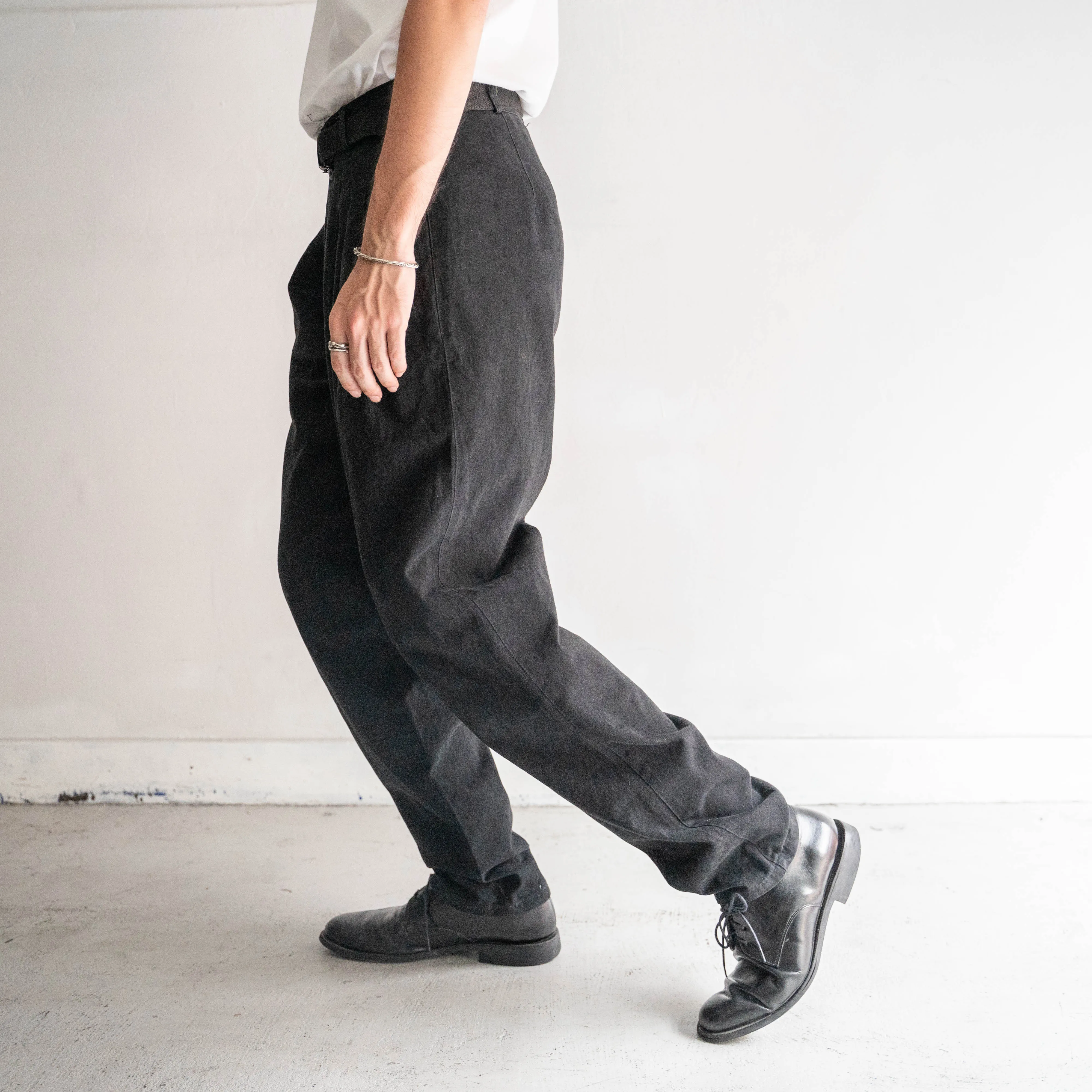 around 1980s black color three tuck  chino pants