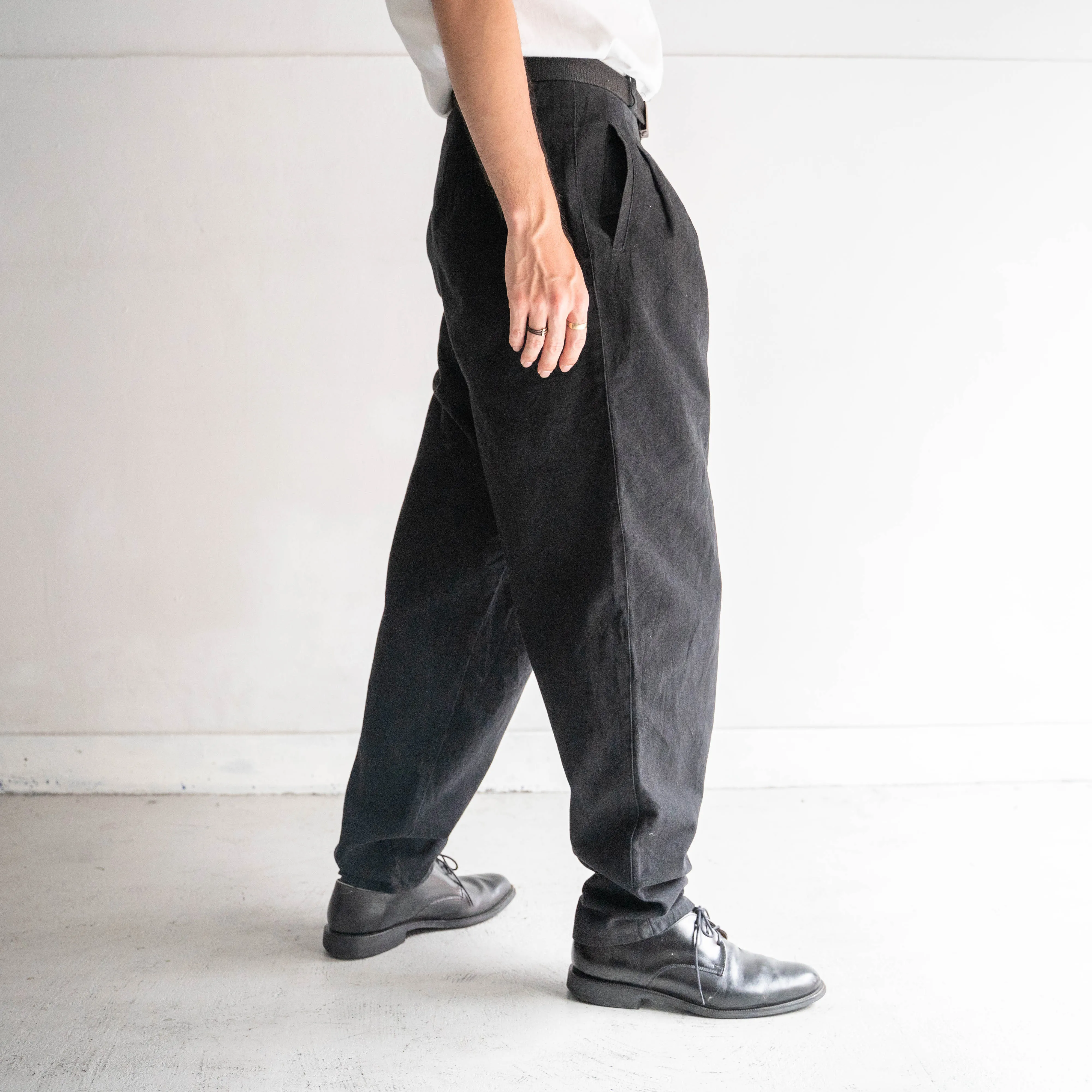 around 1980s black color three tuck  chino pants