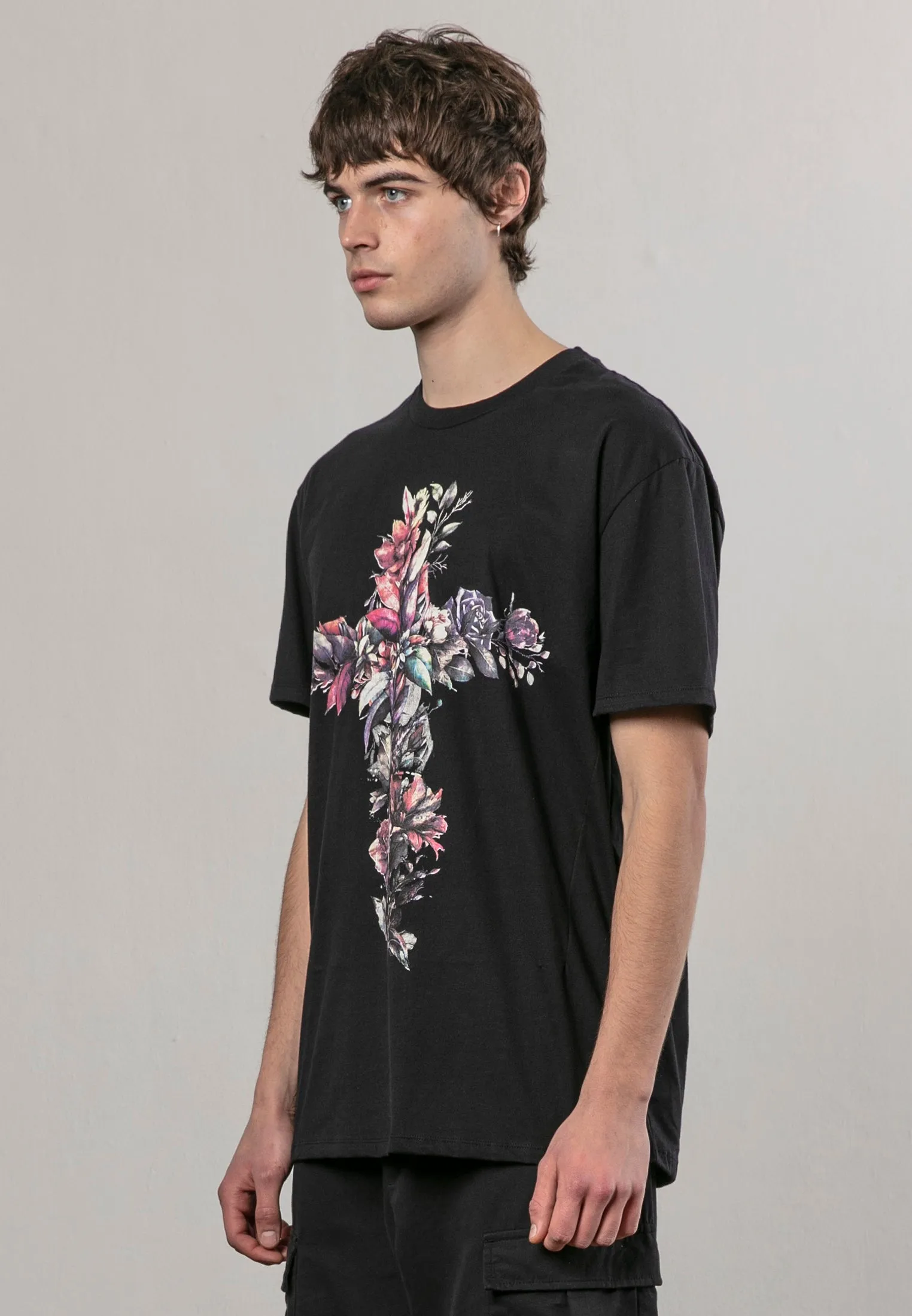 CROSS BLACK BOTANICAL T-SHIRT