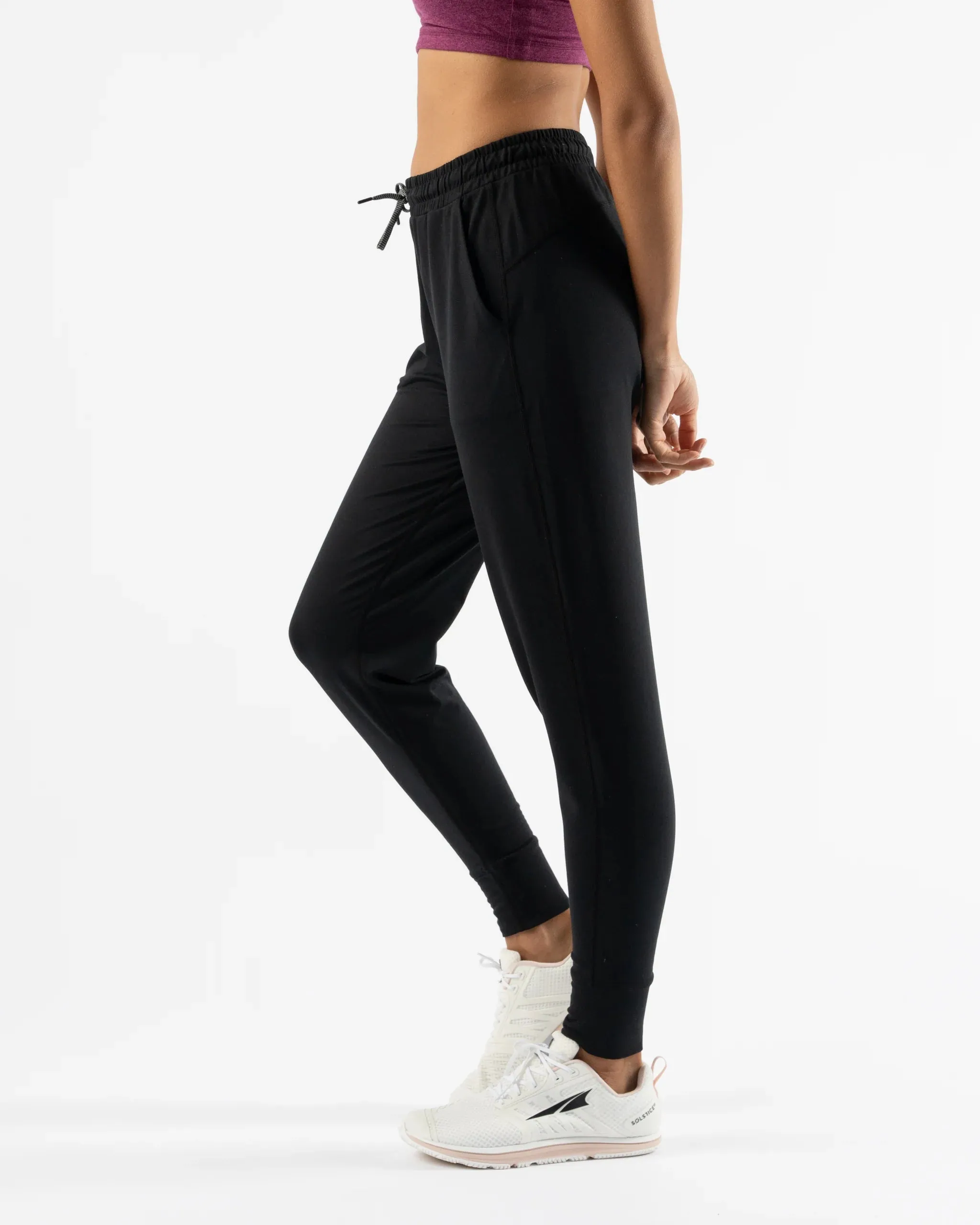 rabbit Women's EZ Joggers 2.0 in Black