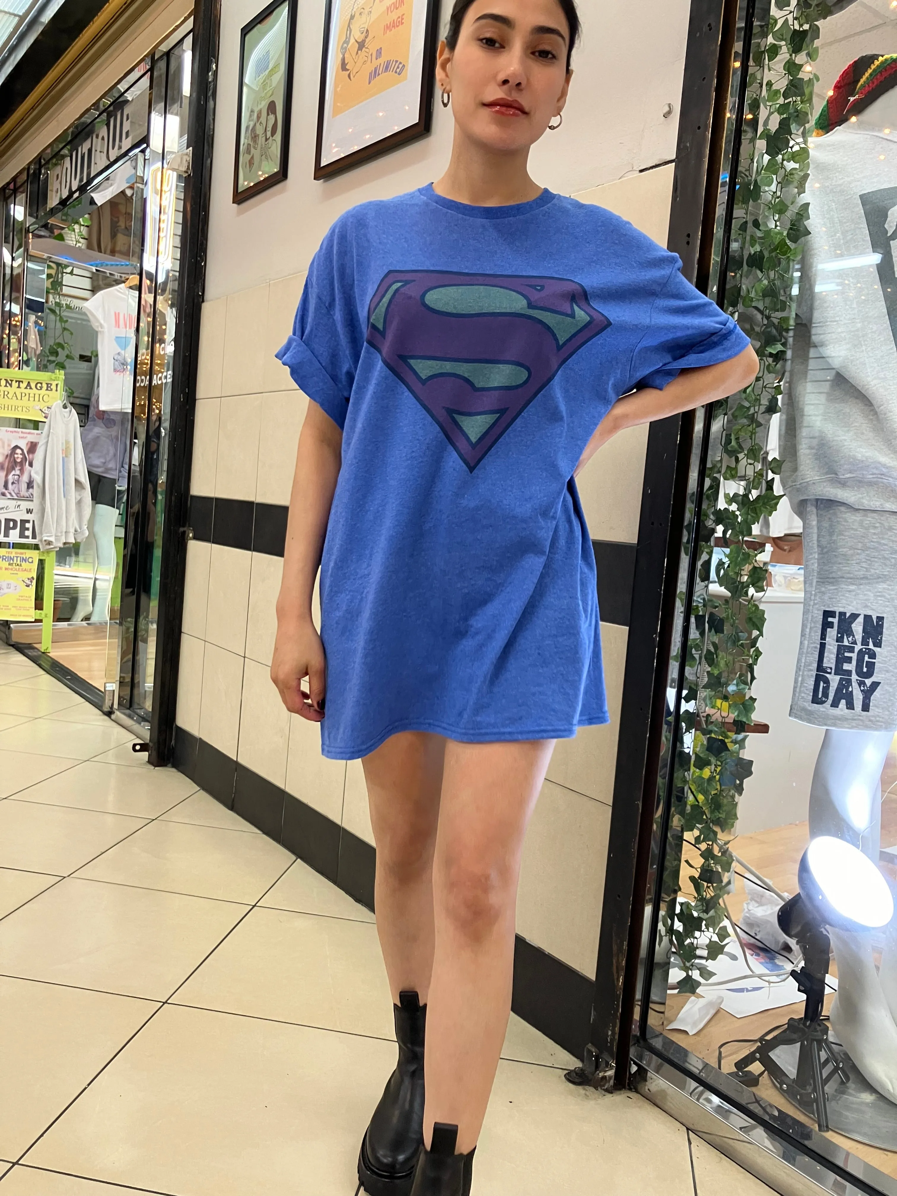 Superman Logo Graphic Design T-shirt